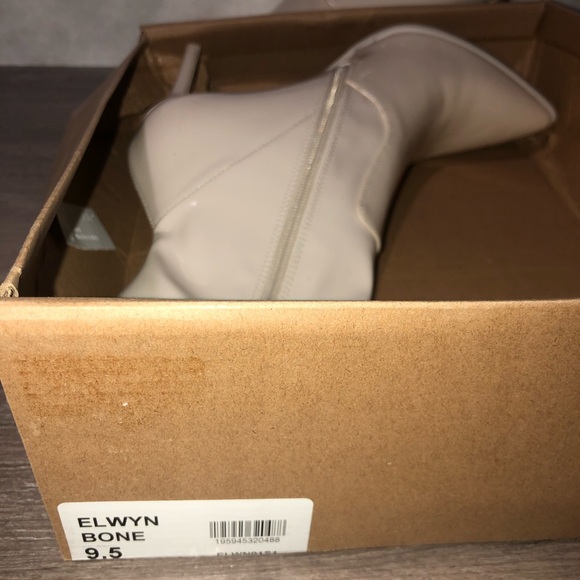 Steve Madden Elwyn Calf Boots Bone Patent New in box - Picture 2 of 2